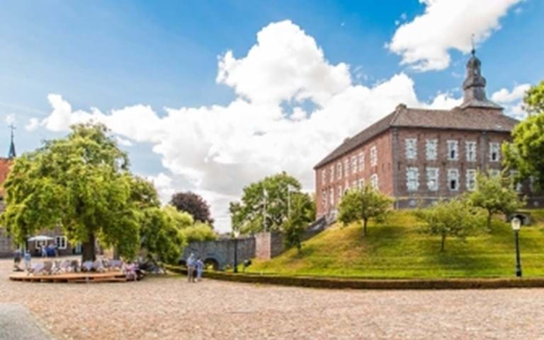 Vind jij Kasteel Limbricht ook fantastisch? Stem op het mooiste kasteel van Nederland!